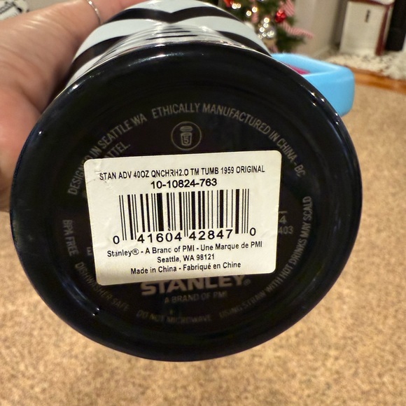 Stanley Barbie Edition 40 oz - Picture 5 of 5